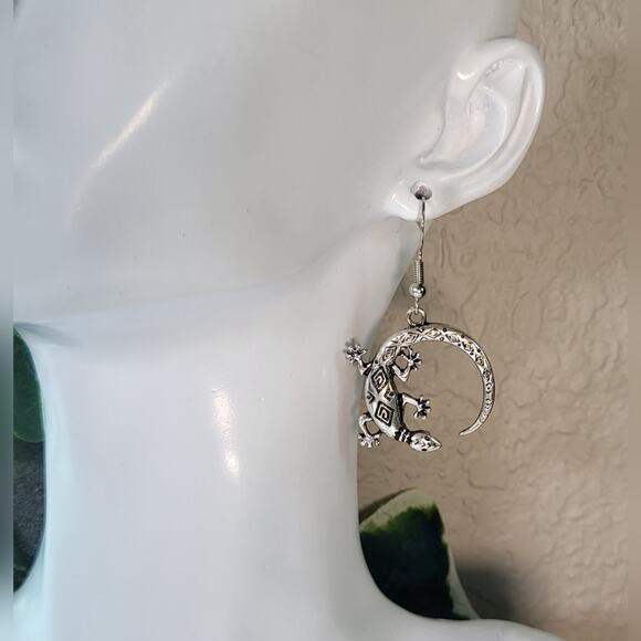 Antiqued Silver Lizard Statement Dangle Earrings / Pierced - Picture 2 of 5